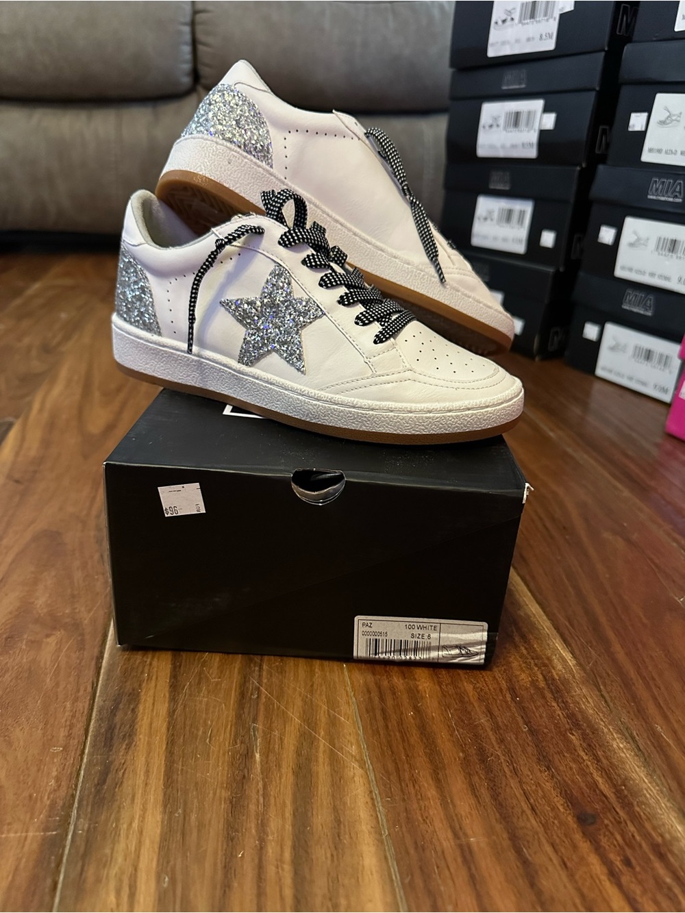 ShuShop White Women's Glitter Star Low-Top Sneakers- New In Box